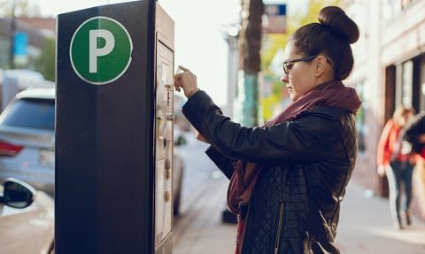 Burmistrz Johnsona chce odkupić miejskie parkometry