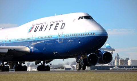 Pracownica United Airlines zagroziła pasażerowi wezwaniem ICE