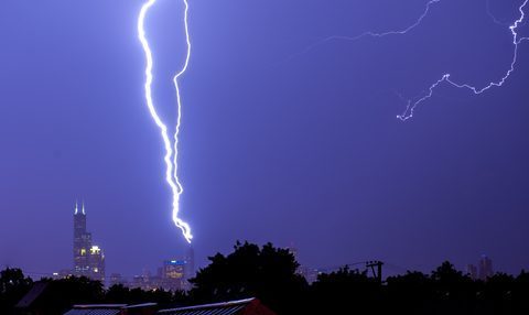 Burze wracają do Chicago. Możliwy grad, silny wiatr i tornado