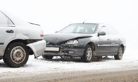 Ponad 400 wypadków po ataku zimy w Illinois