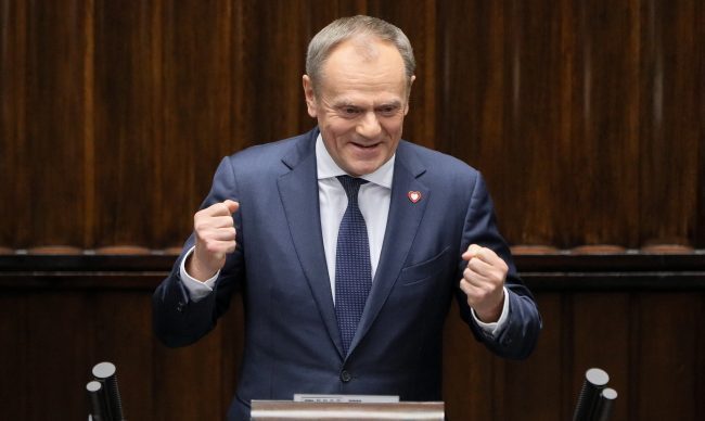 Tusk: PiS i Nawrocki chcą wplątać Polskę w wojnę na Bliskim Wschodzie