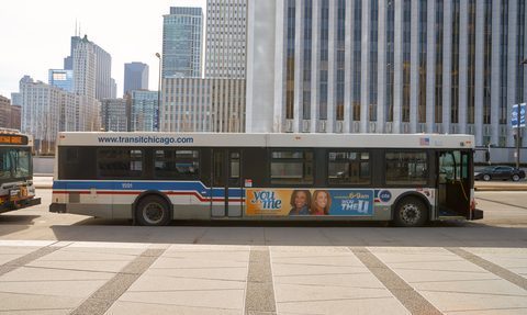 Strzały w kierunku autobusu CTA w Chicago