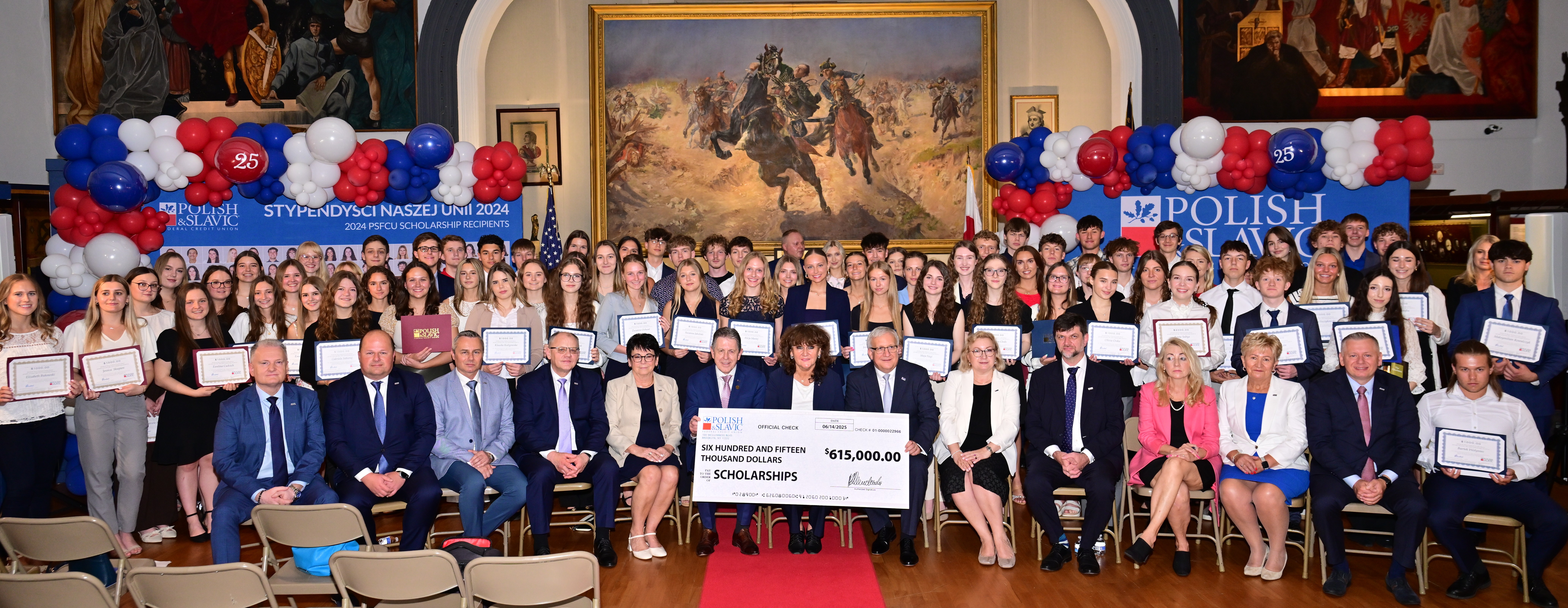 Nasza Unia wręczyła stypendia 580 młodym liderom Polonii