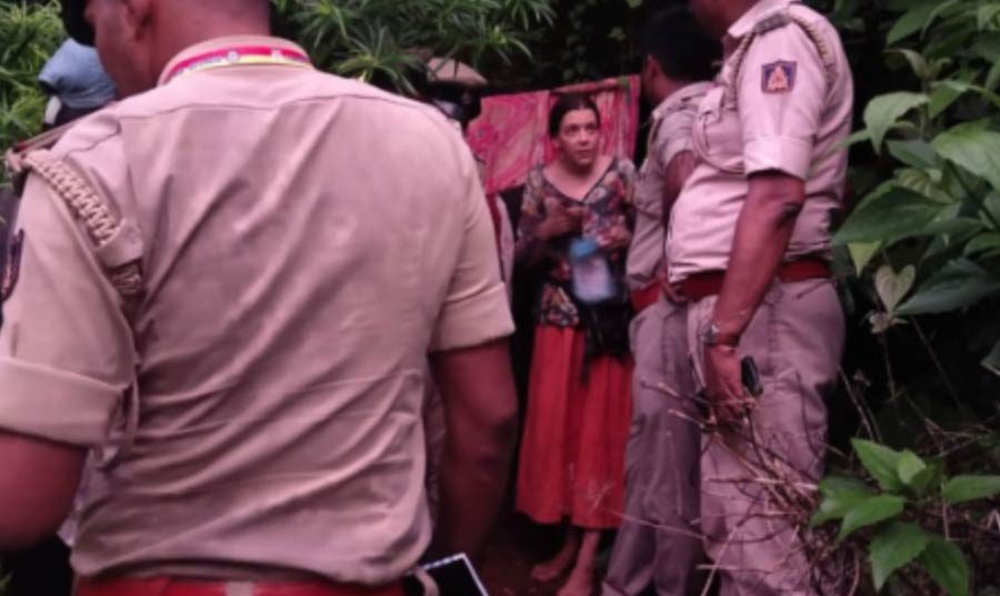 Rosjanka znaleziona z córkami w jaskini w południowych Indiach