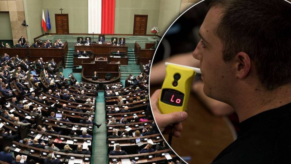 Rewolucja w Sejmie. Hołownia zapowiada badania alkomatem
