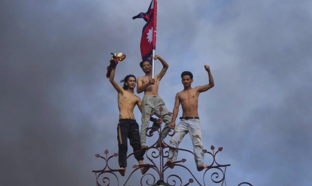 Nepalskie wojsko przywróciło spokój, gdy demonstranci żądają, aby była sędzia Sądu Najwyższego objęła tymczasowe przywództwo