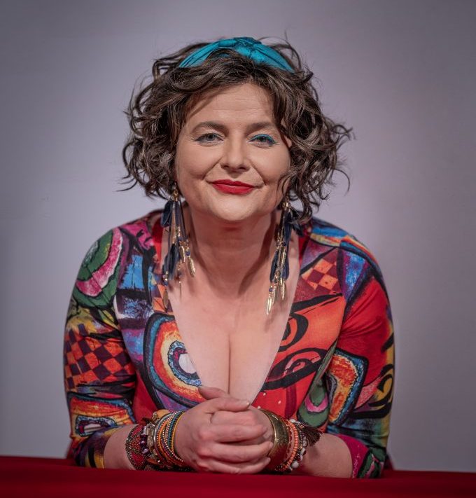 Jowita Budnik: “Obecność widzów dodaje mi skrzydeł na scenie”