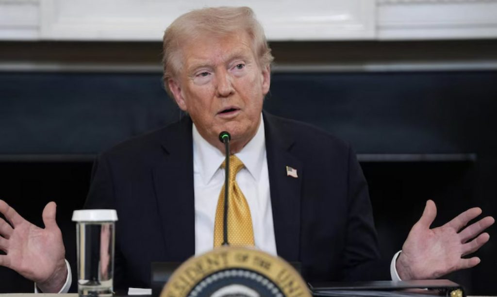 Trump zapowiada 10-procentowe karne cła na towary kanadyjskie
