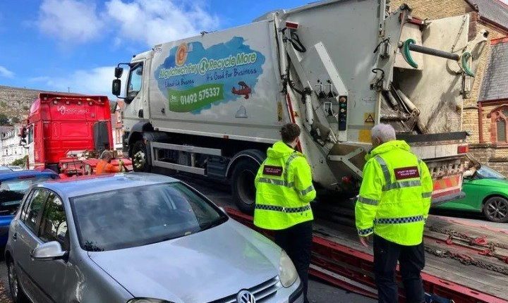 Bezdomny zmażdżony w śmieciarce. Spał w kontenerze na śmieci