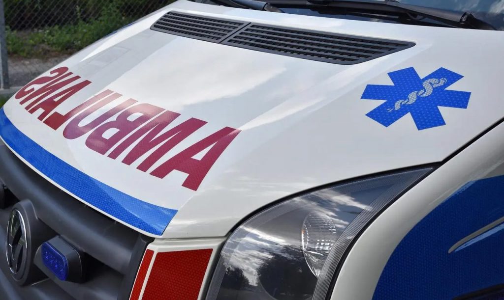 Tajemnicze omdlenia na szkolnym apelu. Ewakuowano blisko 200 dzieci