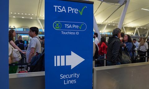 Trump nakazuje wypłaty dla pracowników TSA