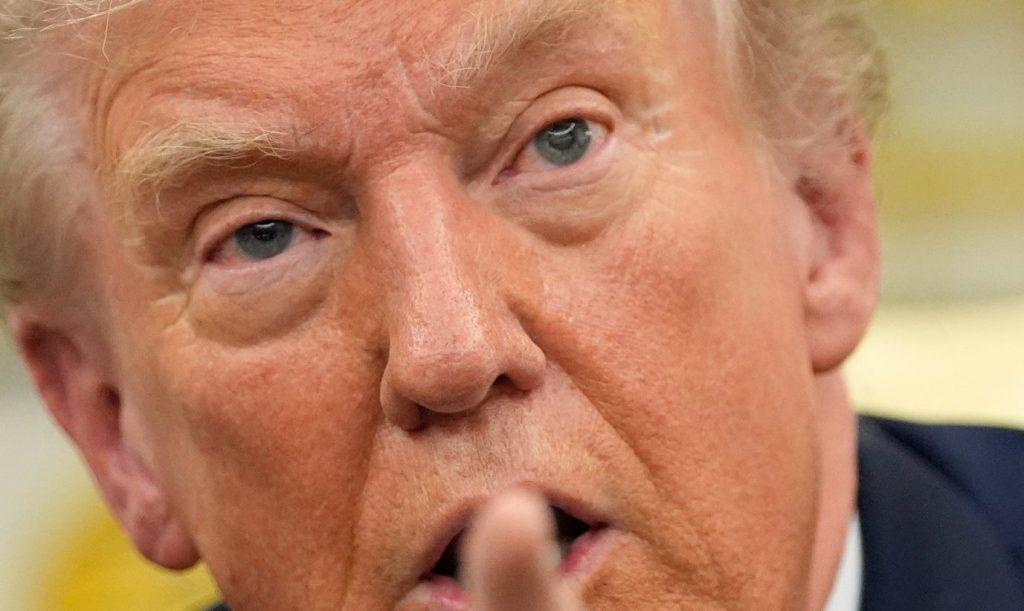 Trump: Kanada „systematycznie niszczy samą siebie”