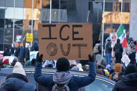 Uczniowie zawieszeni za szkolne protesty przeciwko ICE