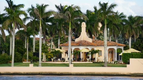 Mężczyzna zastrzelony przez Secret Service przed posiadłością Mar-a-Lago