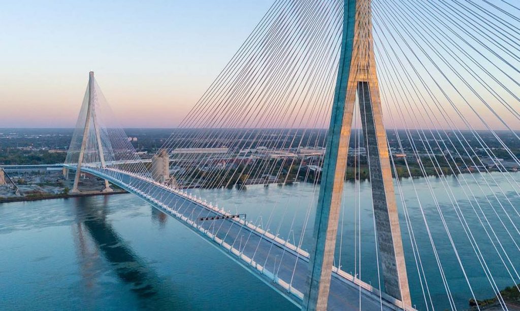 Trump: Zablokuję otwarcie nowego mostu USA-Kanada, jeżeli Kanada nie rozpocznie negocjacji handlowych