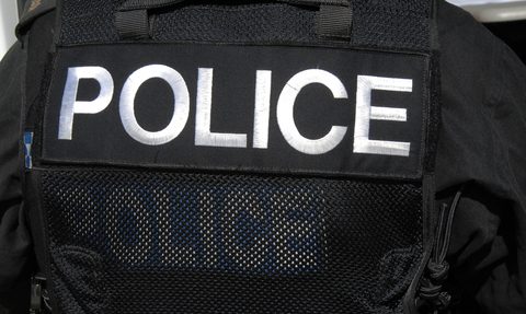 Policjant z Elgin zwolniony za wpisy w mediach społecznościowych