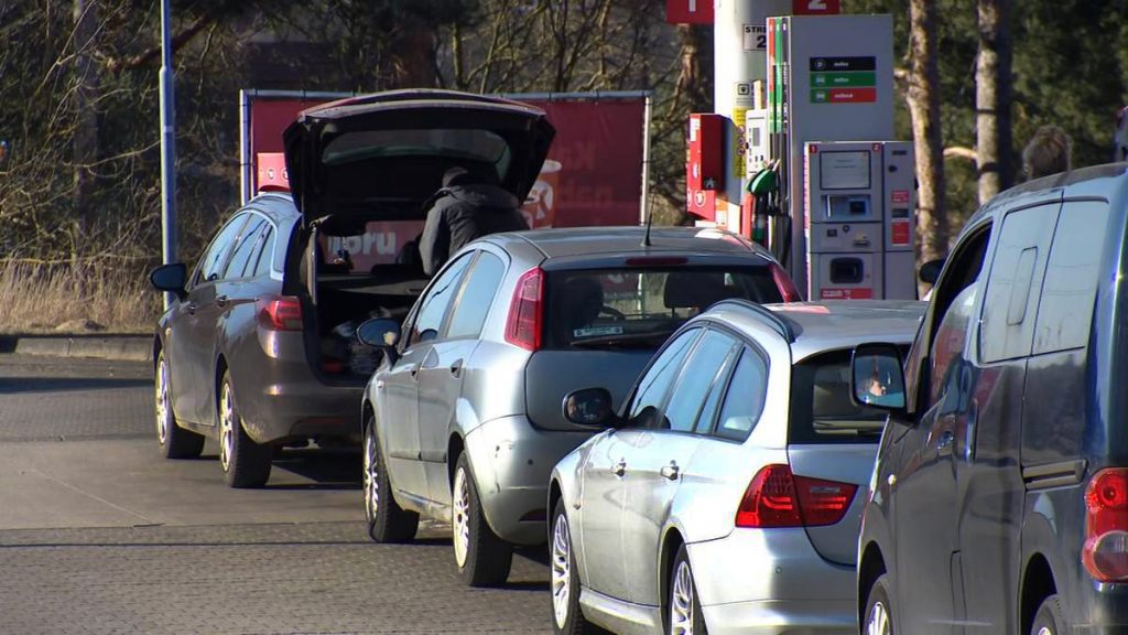 Niemcy szturmują polskie stacje paliw