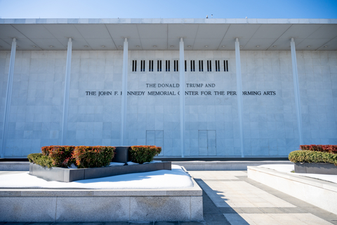 Usuwają nazwisko Trumpa z Kennedy Center