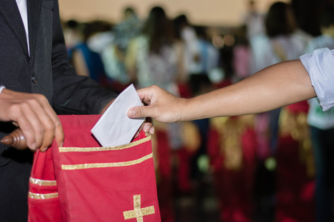 Pastor z Buffalo Grove oskarżony o oszustwo na $2 miliony