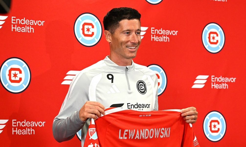 Lewy – profesor macha rękami, Messi wypełnia stadion, a Polonia czeka
