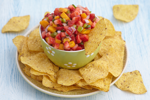 Salsa truskawkowa do kurczaka lub tacos