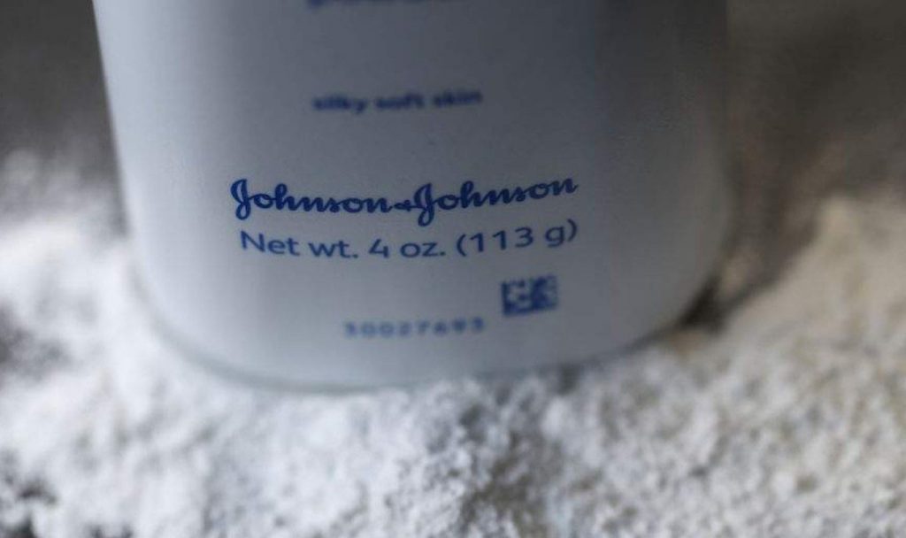 Johnson & Johnson proponuje ugodę wartą 5,5 mld dolarów w sprawach dotyczących talku i raka jajnika