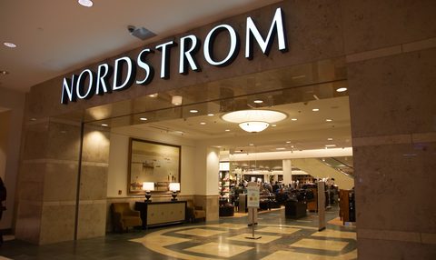 Nordstrom zamyka sklep w Lombard
